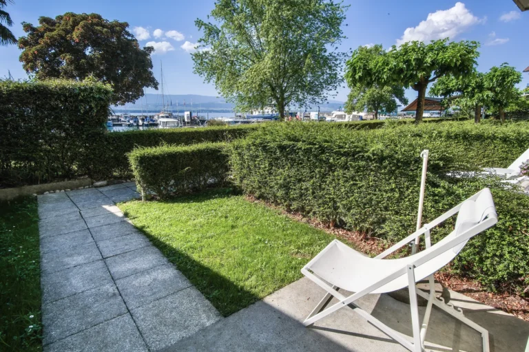 Jardin privatif avec chaise longue, chambre Lac Jardin